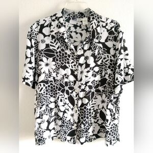 Pretty La Cera Floral Shirt Short Sleeve Black White Size 1X, Chest 42"